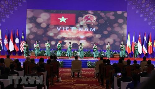 Lễ khai mạc Hội nghị cấp cao ASEAN lần thứ 40 và 41. (Ảnh: Dương Giang/TTXVN)