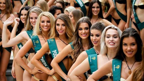 Dàn thí sinh của Miss Earth 2018.