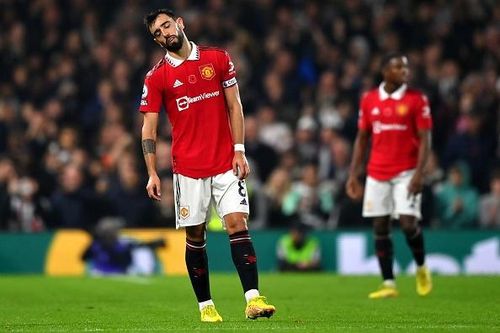  Bruno Fernandes thất vọng sau pha xử lý lỗi. 