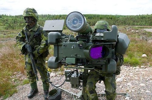 Phát biểu trước báo giới, Thủ tướng Kristersson cho biết: “Gói hỗ trợ quân sự này lớn hơn tất cả 8 gói trước cộng lại. Đây là dự án lớn nhất mà chúng tôi đã thực hiện và Stockholm tuân theo chính xác danh sách ưu tiên của Ukraine về những gì mà bản thân họ nghĩ rằng cần ngay bây giờ”.