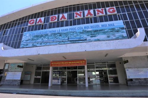 Theo đồ án điều chỉnh quy hoạch chung đến năm 2030 tầm nhìn đến năm 2045, ga đường sắt mới sẽ được di chuyển lên khu vực Bà Nà - Suối Mơ (huyện Hòa Vang).