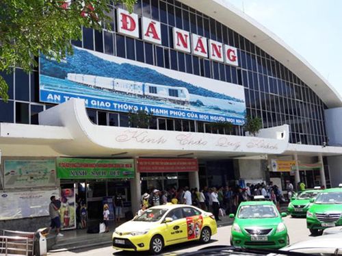 Ga hành khách đường sắt Đà Nẵng hiện nay sẽ được chuyển về khu vực phía Bắc nút giao giữa đường Bà Nà – Suối Mơ với đường bộ cao tốc (thuộc huyện Hòa Vang).
