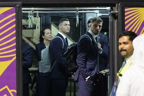 Theo truyền thông Anh, MU có thể hủy hợp đồng với Ronaldo trước thời hạn. Ngoài ra, Quỷ đỏ sẽ không thanh toán 16 triệu bảng tiền lương trong giao kèo còn lại với CR7 (tháng 6-2023)