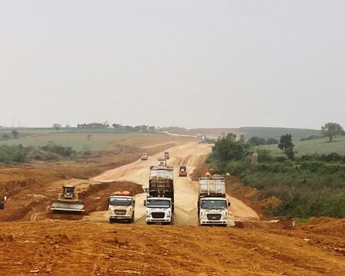"Nỗi ám ảnh" mang tên thiếu vật liệu đắp nền cần sớm được giải quyết trước khi giai đoạn 2 cao tốc Bắc - Nam được triển khai.