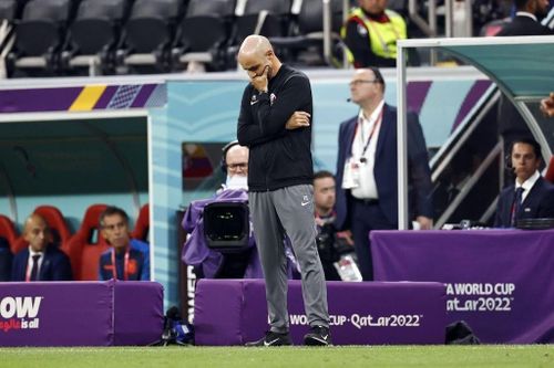  Trận thua chung cuộc 0-2 của thầy trò HLV Felix Sanchez trước Ecuador đánh dấu kỷ lục buồn với các đội chủ nhà World Cup khi Qatar là đội chủ nhà đầu tiên để thua trận khai mạc Cúp thế giới trong lịch sử. 