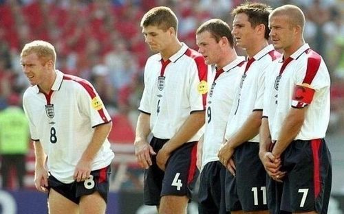 "Thế hệ vàng" của tuyển Anh với những ngôi sao đình đám như Scholes, Gerrard, Rooney, Lampard, Beckham... không giành được danh hiệu lớn nào.