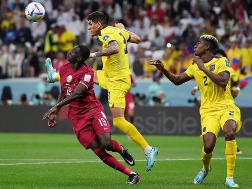 Qatar quá bị ngợp trong lần đầu tham gia World Cup