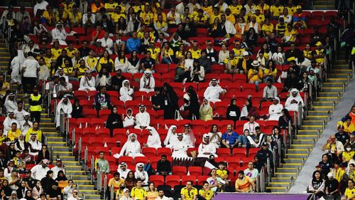 Khán giả Qatar bỏ về khi đội nhà thủng lưới 2 bàn