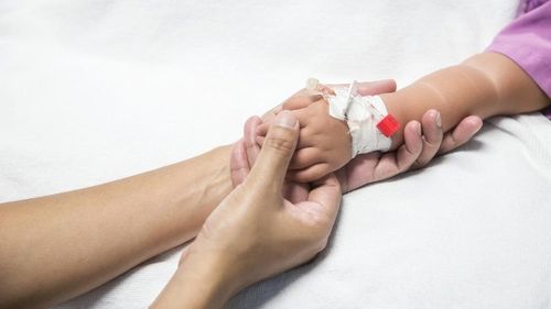 Theo y văn, tỷ lệ trẻ sơ sinh mắc sốt xuất huyết thường rất thấp. Ảnh minh họa.