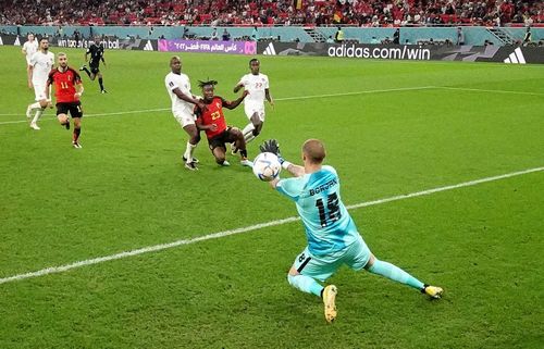  "Batman" Batshuayi sẽ đá chính cho tuyển Bỉ trong thời gian Lukaku dưỡng thương. Tiền đạo của Inter dự kiến trở lại ở lượt trận cuối vòng bảng. 