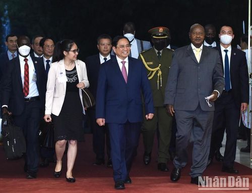 Thủ tướng Phạm Minh Chính hội kiến Tổng thống Uganda Yoweri Kaguta Museveni.