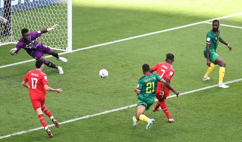 Embolo dứt điểm cận thành ghi bàn