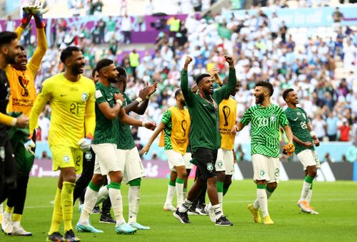 Các cầu thủ Saudi Arabia ăn mừng sau trận đấu. Ảnh: Reuters.