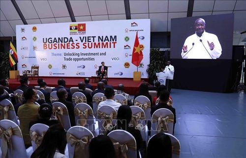 Tổng thống Uganda Yoweri Kaguta Museveni phát biểu tại Diễn đàn doanh nghiệp Việt Nam - Uganda.