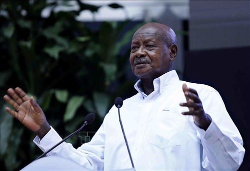 Tổng thống Uganda Yoweri Kaguta Museveni phát biểu tại Diễn đàn doanh nghiệp Việt Nam - Uganda.