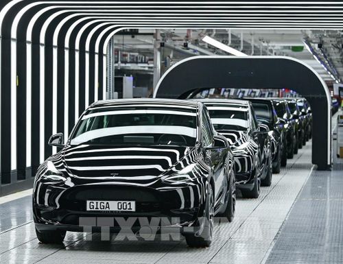 Sản phẩm xe ô tô điện tại nhà máy của Tesla. Ảnh: AFP/TTXVN