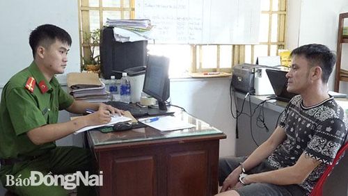 Lấy lời khai đối tượng Trương Ngọc Sơn