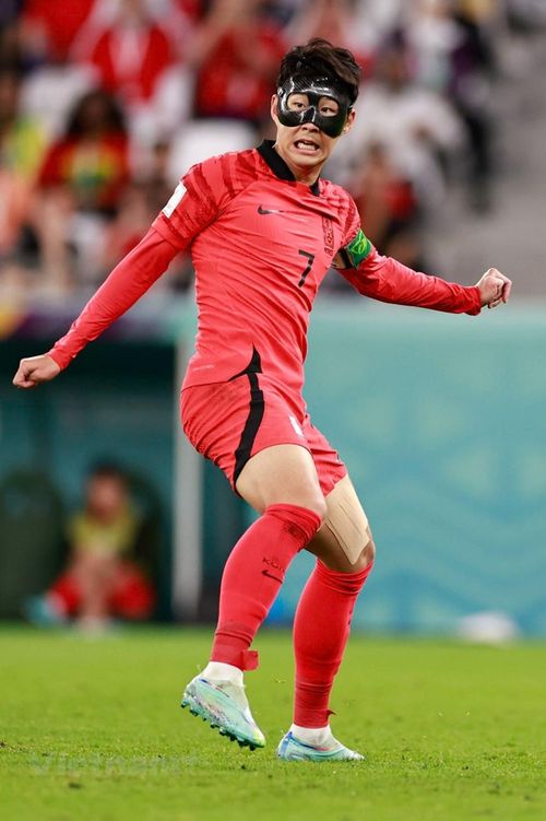  Son Heung-min và các đồng đội đang tạo ra được sức ép đáng kể lên phần sân của Ghana. (Ảnh: Hải An/Vietnam+) 