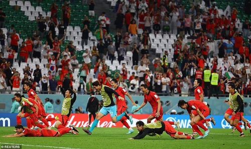 Đây là lần thứ 3 trong lịch sử Hàn Quốc vượt qua vòng bảng World Cup, sau các năm 2002 (ở Hàn và Nhật) và 2010 (ở Nam Phi)
