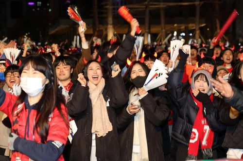 ... với kỳ tích của Son Heung-min và đồng đội