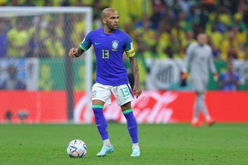 Daniel Alves là cầu thủ lớn tuổi nhất thi đấu cho ĐT Brazil ở World Cup.