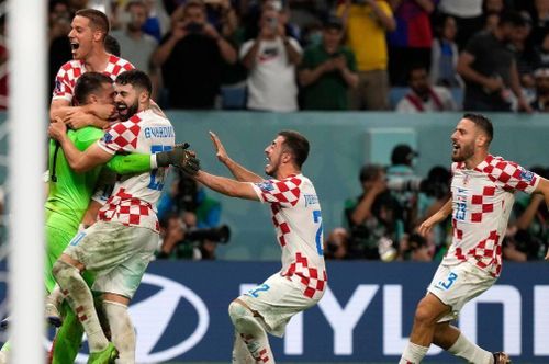 Vòng 1/8, họ để Nhật Bản dẫn trước rồi gỡ 1-1, trước khi thắng 3-1 trên chấm luân lưu 11m
