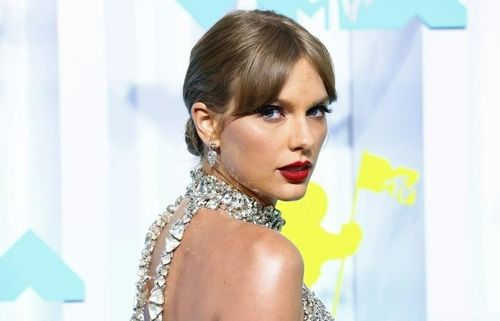 Taylor Swift cùng nhiều ca sĩ nổi tiếng từng hợp tác với không ít thương hiệu thời trang cao cấp. Ảnh: Billboard.