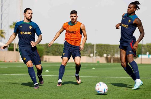 Ronaldo không có mặt trên sân tập với các cầu thủ dự bị Bồ Đào Nha sau chiến thắng Thụy Sĩ