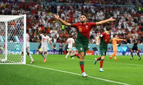 Cú hattrick vào lưới Thụy Sĩ và điểm 10 tối đa mà tiểu ban kỹ thuật FIFA chấm cho Ramos thay lời phán xét của lịch sử cho HLV Santos. Ảnh: Reuters.