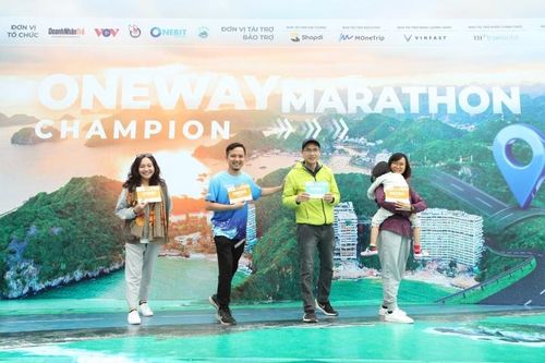 Đa số VĐV tham gia OneWay Marathon Cát Bà 2022 đi cùng gia đình hoặc chạy theo hội nhóm.