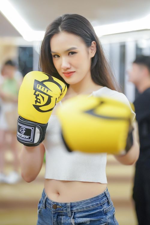 Mỹ Anh được nhận xét có phong cách và động tác tạo dáng đậm chất thể thao. Thí sinh đến từ Hà Nội phù hợp với những bộ ảnh mạnh mẽ, khỏe khoắn.