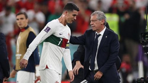 HLV Bồ Đào Nha để Ronaldo dự bị 2 trận liên tiếp.