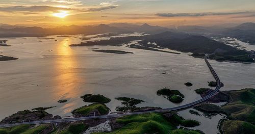 Đây là tuyến cuối cùng được hoàn thành của tuyến đường cao tốc xuyên tỉnh Quảng Ninh với tổng chiều dài 176 km, chiếm 16,8% tổng chiều dài đường cao tốc hiện có của cả nước (176 km/1.046 km). Tuyến cao tốc xuyên tỉnh này được lập quy hoạch ngay từ năm 2012.