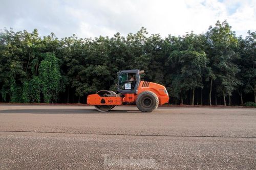 Theo Ban Quản lý dự án Thăng Long (đại diện chủ đầu tư dự án), hiện nay công tác giải phóng mặt bằng đã cơ bản hoàn thành, các nhà thầu đang triển khai nhiều mũi thi công toàn tuyến ngày đêm tăng ca để đẩy nhanh tiến độ.