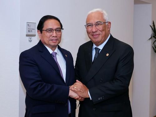 Thủ tướng Phạm Minh Chính gặp Thủ tướng Bồ Đào Nha António Costa. Ảnh: VGP