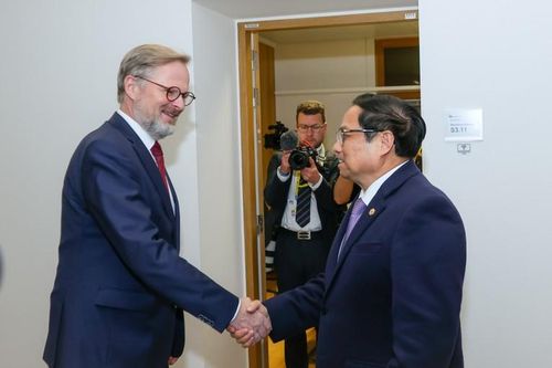 Thủ tướng Phạm Minh Chính và Thủ tướng Cộng hòa Czech Petr Fiala. Ảnh: VGP