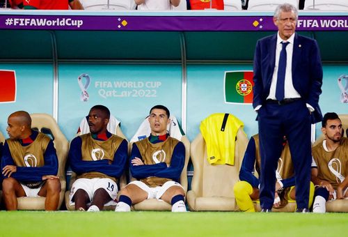 HLV Fernando Santos đã đẩy Ronaldo lên ghế dự bị kể từ vòng knock-out
