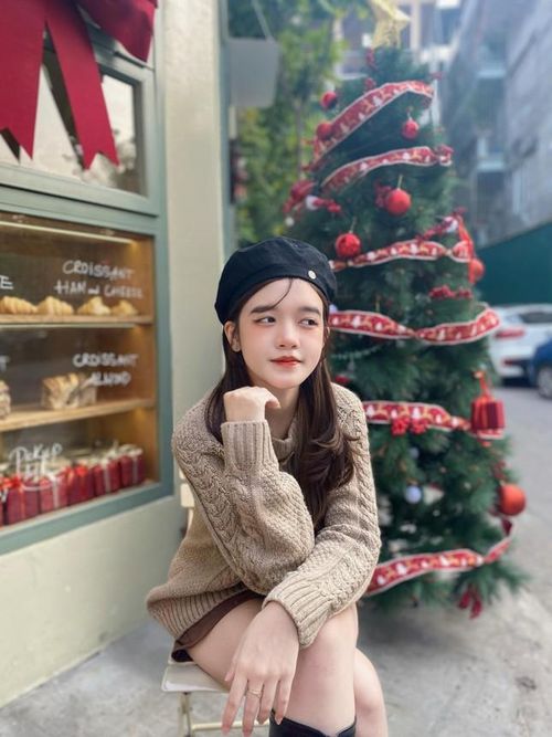  Minh Châu cũng đam mê với truyền thông, báo chí, lên ý tưởng kịch bản, các mảng về thời trang và cả nấu ăn.