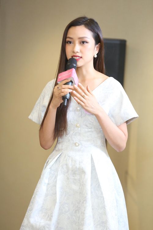 Thí sinh Phan Phương Oanh – SBD 378 bốc thăm được chủ đề “Hạnh phúc”. Phương Oanh muốn truyền tải thông điệp không nên tìm kiếm hạnh phúc từ những thứ quá xa vời mà hạnh phúc sẽ đến từ những điều nhỏ nhặt nhất. Thí sinh Nguyễn Ngọc Mai (SBD 122) nhận chủ đề "cảm xúc cá nhân". Theo Ngọc Mai, con người có cảm xúc sẽ tạo nên cái đẹp của bản thân và cuộc sống.