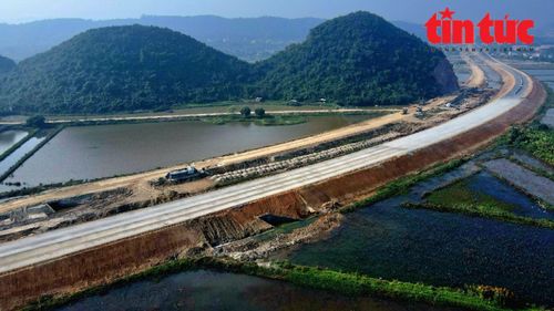 Dự án thành phần cao tốc Mai Sơn - QL45 nối Ninh Bình - Thanh Hóa dài 63,37 km, có tổng mức đầu tư hơn 12.000 tỷ đồng, sử dụng vốn ngân sách Nhà nước.
