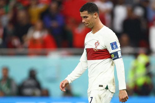 Ronaldo cúi đầu rời World Cup 2022