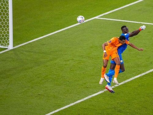 Edouard Mendy có kỳ World Cup 2022 không ấn tượng. Anh mắc hai sai lầm khiến Senegal thua Hà Lan 0-2 ở trận ra quân bảng A. Phong độ của thủ môn Senegal sa sút kể từ đầu mùa, khi anh cũng đã mất vị trí số một tại Chelsea vào tay Kepa.