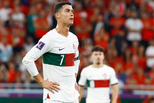 Thất bại cùng Bồ Đào Nha ở World Cup 2022 khiến Cristiano Ronaldo không còn trở thành cái tên hấp dẫn trên thị trường chuyển nhượng cầu thủ. Siêu sao 37 tuổi chơi mờ nhạt trong đội hình Bồ Đào Nha tại giải đấu trên đất Qatar. Ngoại trừ 1 bàn thắng từ chấm penalty, CR7 để lại rất ít dấu ấn.