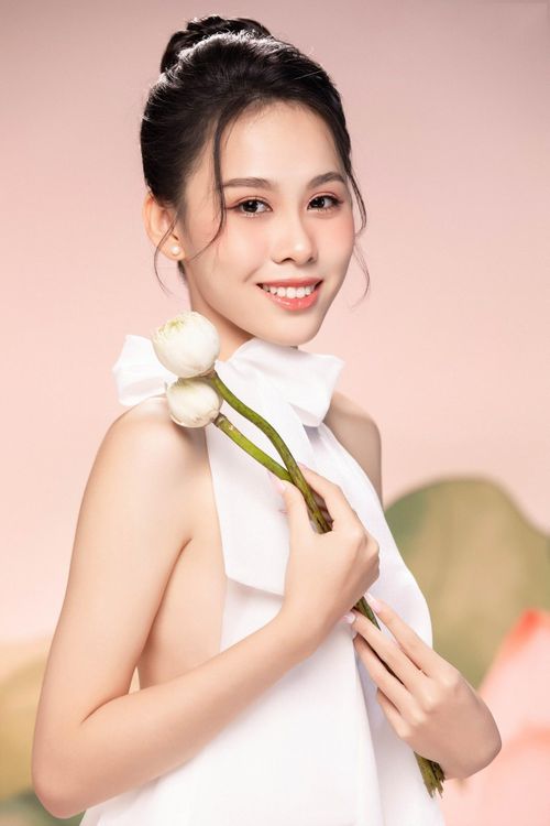 Lê Nguyễn Ngọc Hằng tiến bộ qua từng vòng. Cô cần bứt phá để giành vị trí cao ở đêm thi cuối.