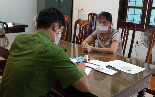 Từ năm 2012, các trinh sát phát hiện một nhóm thanh niên thỉnh thoảng có đi chơi với các cô gái trẻ sau đó không thấy các cô gái xuất hiện trở lại. Thông tin này có giá trị đặc biệt khi trên địa bàn tỉnh Hải Dương liên tiếp có người dân đến cơ quan Công an báo về sự mất tích của con gái mình. Những cô gái này còn rất trẻ, chỉ từ 20 đến 22 tuổi, không có mối quen biết rộng và khi rời nhà không mang theo nhiều tiền. Vậy họ đã đi đâu? (Ảnh minh họa, nguồn ảnh Internet)