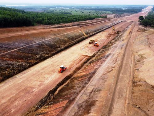 Cao tốc Phan Thiết - Dầu Giây vẫn đang đối mặt với nhiều khó khăn.