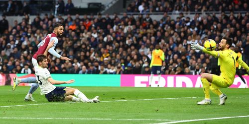  Sau bàn thắng, Aston Villa vẫn kiên trì với lối chơi phòng ngự phản công. Phút 73, Douglas Luiz tiếp tục ghi dấu với pha chạy chỗ đón đường chọc khe bổng của John McGinn, trước khi dứt điểm tinh tế vào góc xa, nhân đôi cách biệt cho đội khách. 