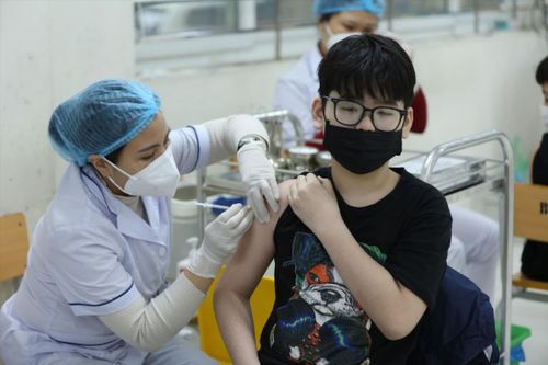 Tiêm vắc xin là biện pháp hiệu quả phòng dịch COVID-19