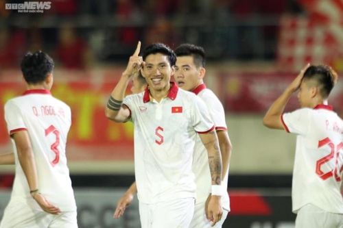 Báo Indonesia dè chừng Văn Hậu.