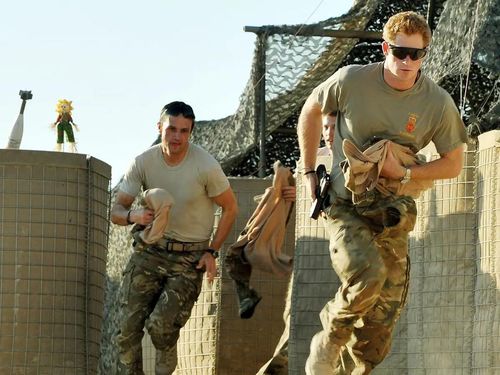 Hoàng tử Harry trong thời gian tham chiến tại Afghanistan. Ảnh: Guardian.